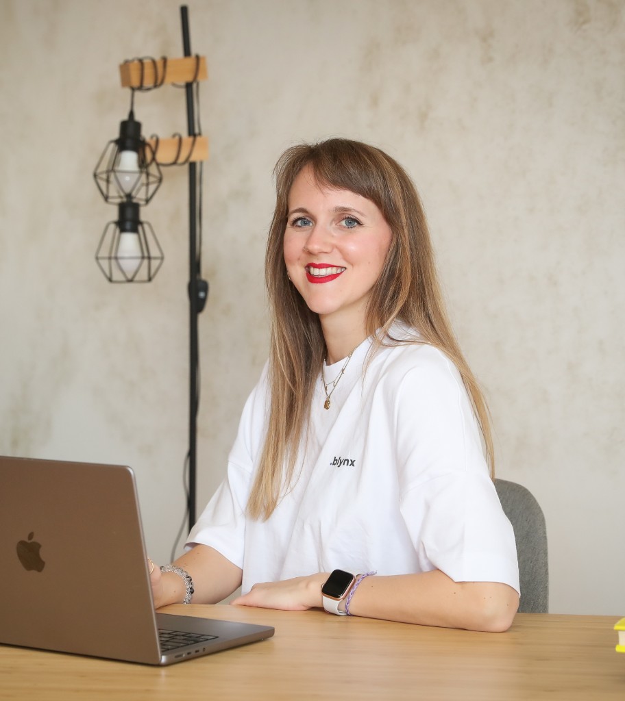 Porträt von Melanie Oberholzer, Co-Founderin von blynx